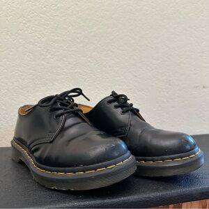 Dr. Martens 1461 Black Oxford Shoes Air-Cushioned Sole women’s 7 men’s 6